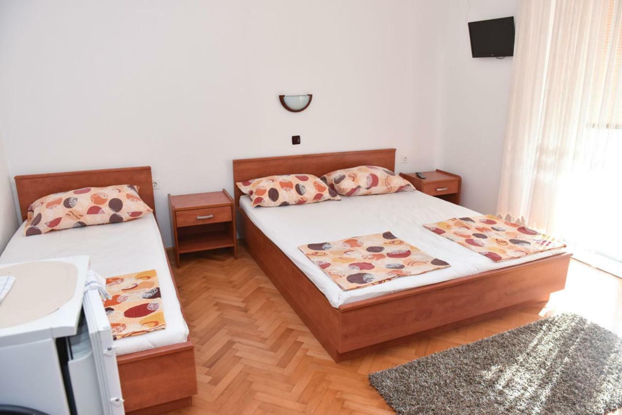 Apartmans And Rooms "Slavica" Novalja Εξωτερικό φωτογραφία