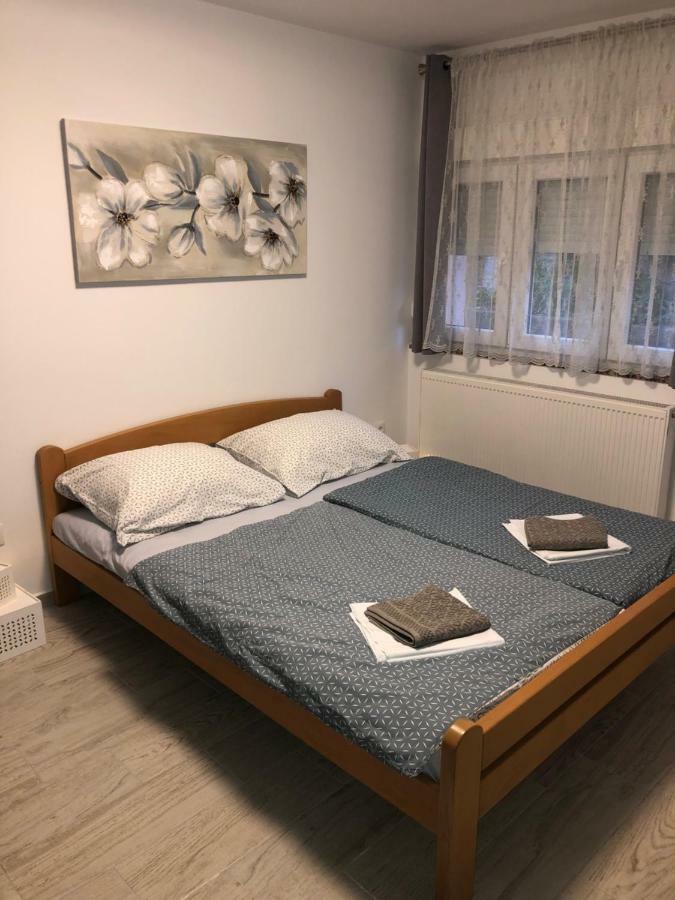 Apartmans And Rooms "Slavica" Novalja Εξωτερικό φωτογραφία