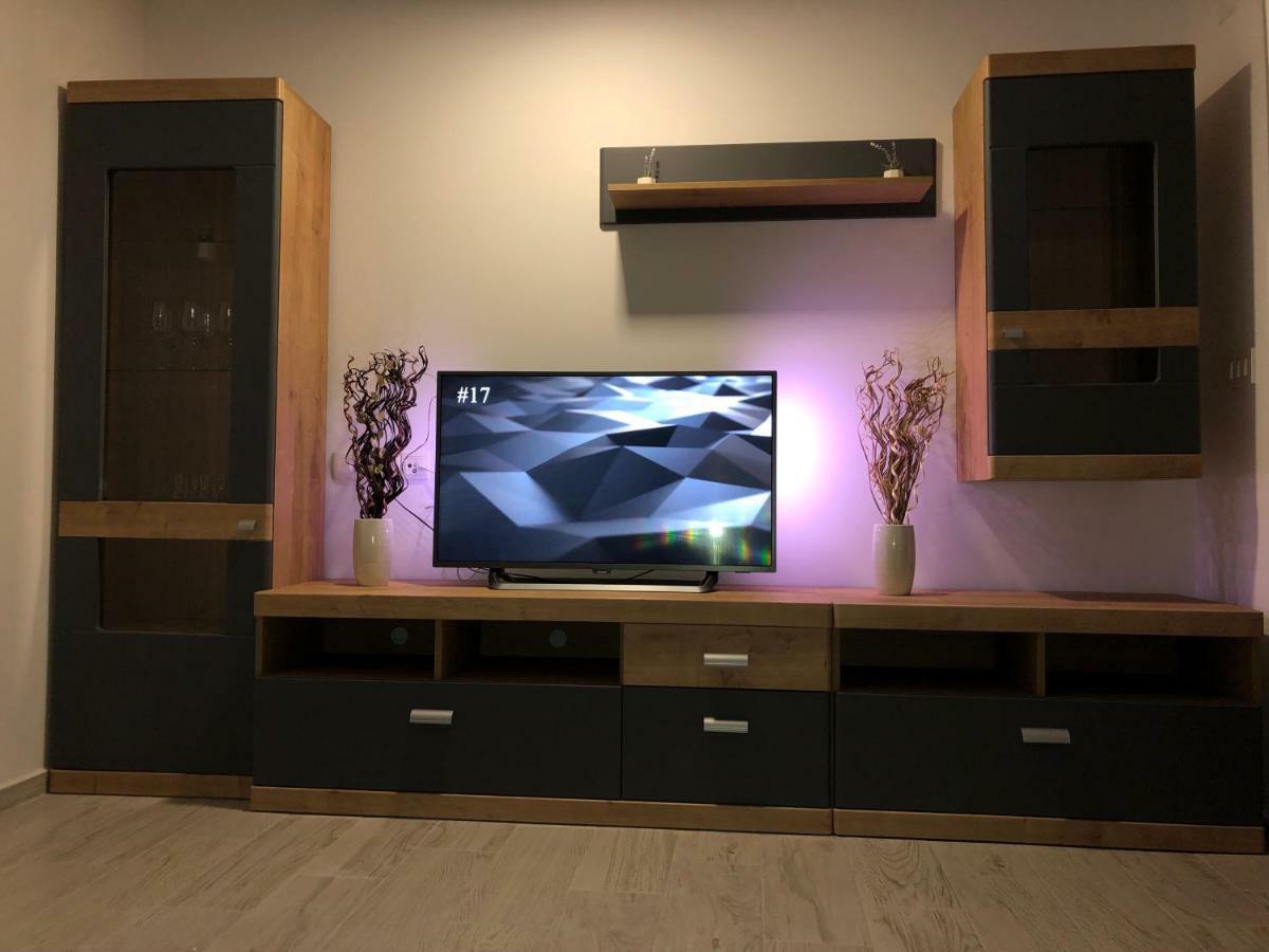 Apartmans And Rooms "Slavica" Novalja Εξωτερικό φωτογραφία